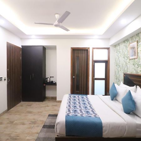 Hotel The Infinity Near Delhi Airport ニューデリー エクステリア 写真